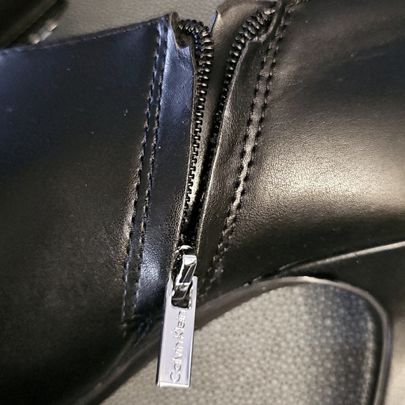Calvin Klein ankle bootie with side zipper size 10 - Picture 7 of 11